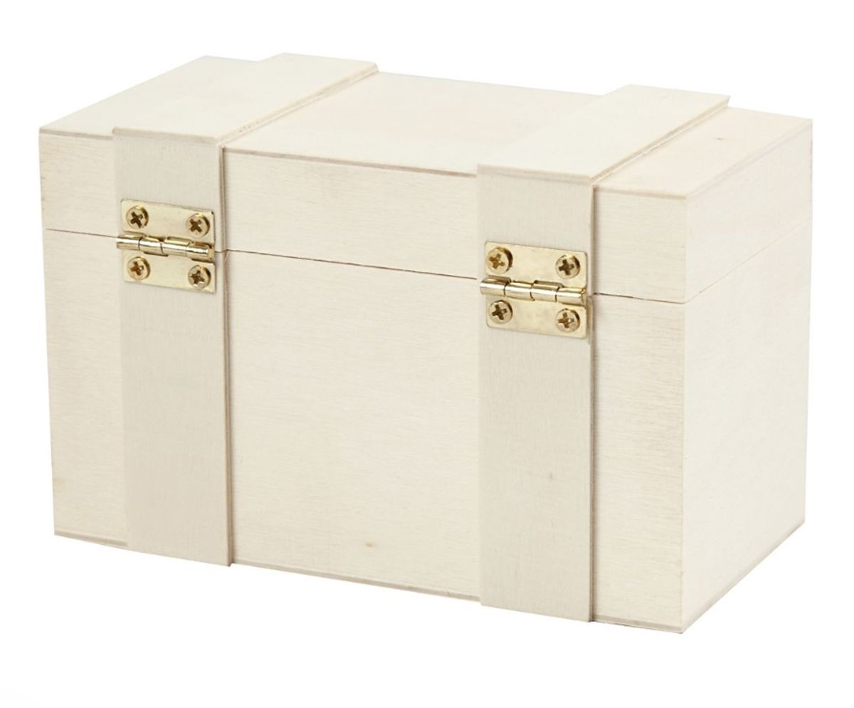 Skattekiste:  7,5 cm x 12 cm x 6 cm